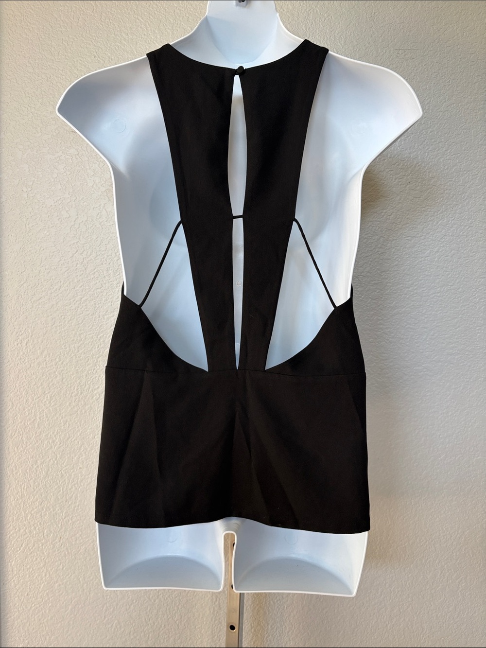 Express-Sleek Black Halter Tank Top w/Striking Open-Back Cut-Out Detail sz L NWT